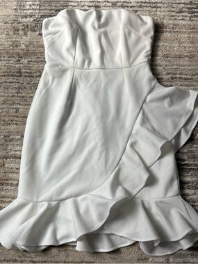 Selfie Leslie White Strapless Ruffle Mini Dress